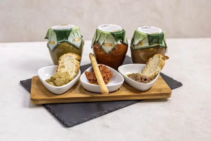 Paté aus sonnengetrockneten Tomaten in extra nativem Olivenöl  – Bild 2